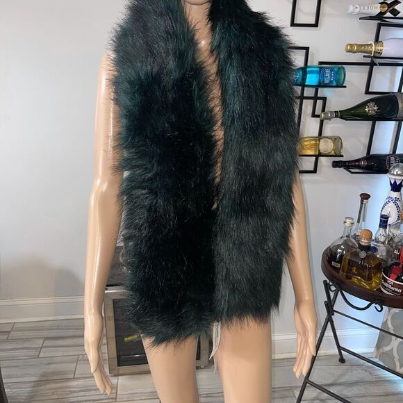 Gucci Runway Faux Fur Scarf - Picture 1 of 11